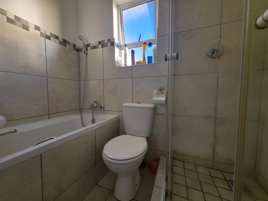 2 Bedroom Property for Sale in Houghton Place Western Cape